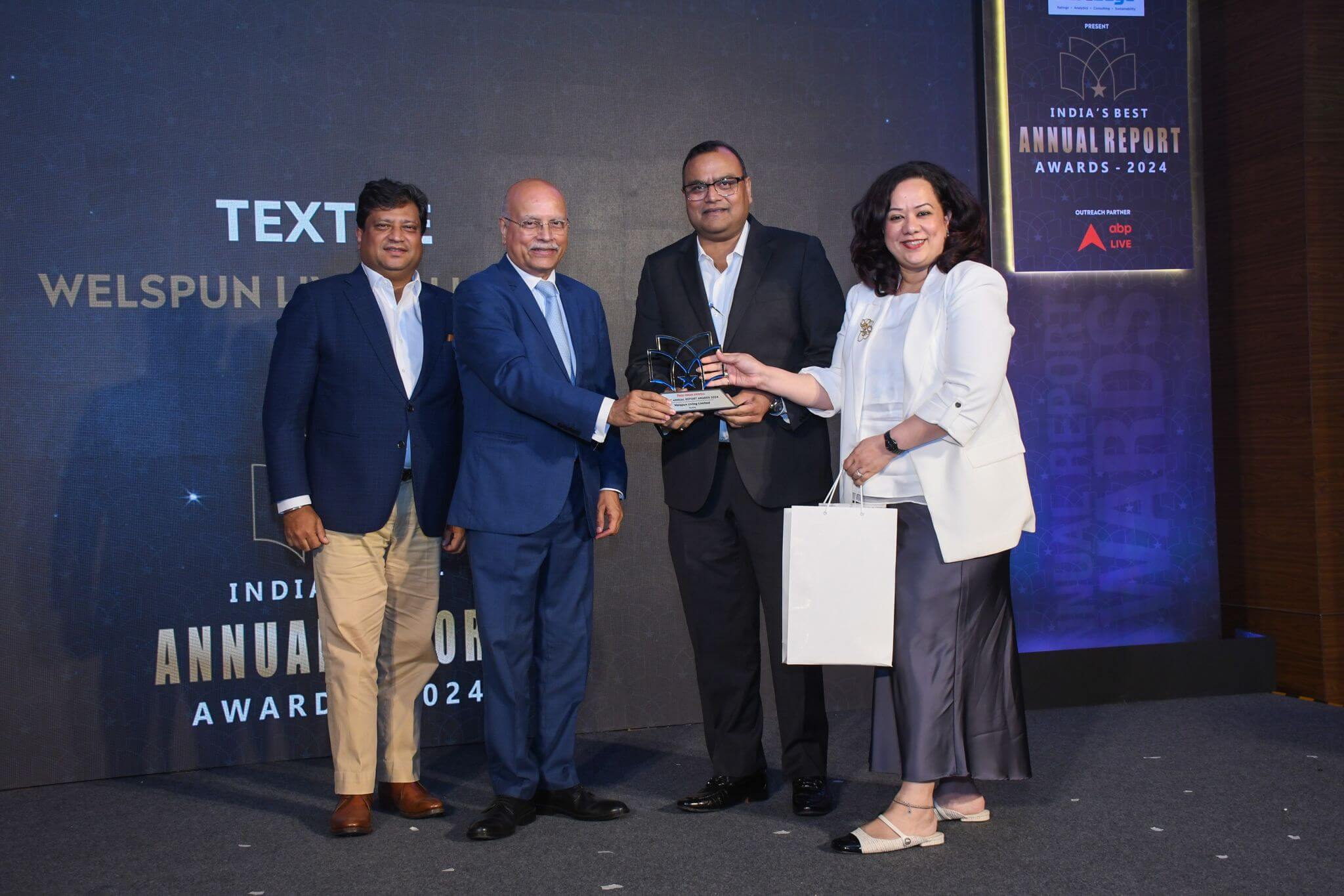 Group receiving award for Welspun Living at India’s Best Annual Report Awards 2024.